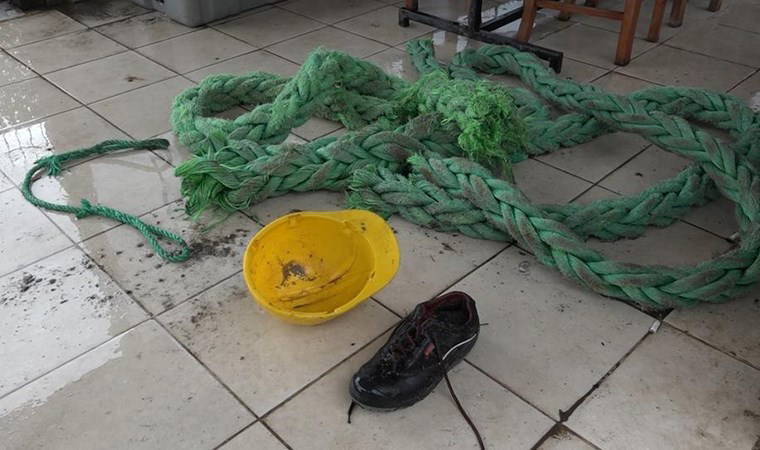 Batan gemiden geriye kalanlar sahile vurdu