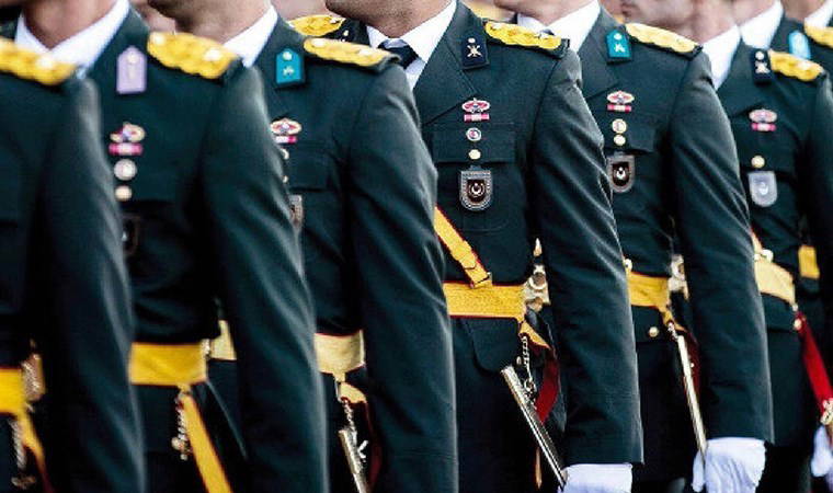 Dikkat çeken WhatsApp grubu ayrıntısı... Tuzla Piyade Okulu'ndaki 'Atatürk' rozeti kavgasında neler yaşandı?