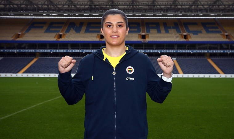 Fenerbahçe, Busenaz Sürmeneli'yi açıkladı