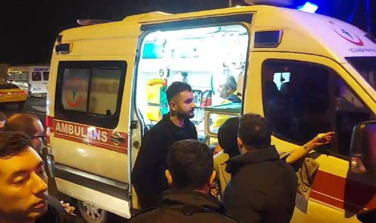 Park halindeki minibüse çarpıp takla attı: Yaralılar var!