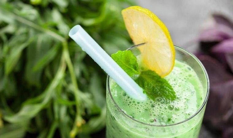 Detoks sularını sevmiyorsanız muhtemelen bu tarifi denememişsinizdir: Ispanaklı ve Kefirli detoks suyu tarifi...