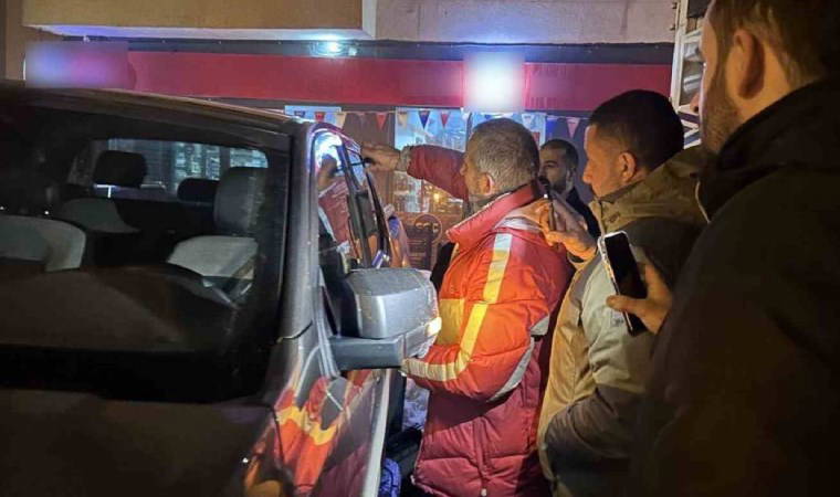Araçta kilitli kalan çocuk çilingir yardımıyla kurtarıldı