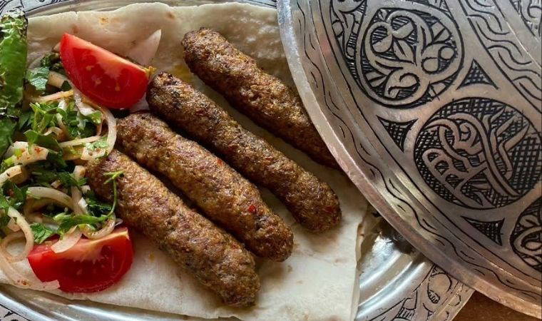 Ağızda lokum gibi dağılan eşsiz bir lezzet: Kilis'in yöresel yemeği Oruk kebabı tarifi...