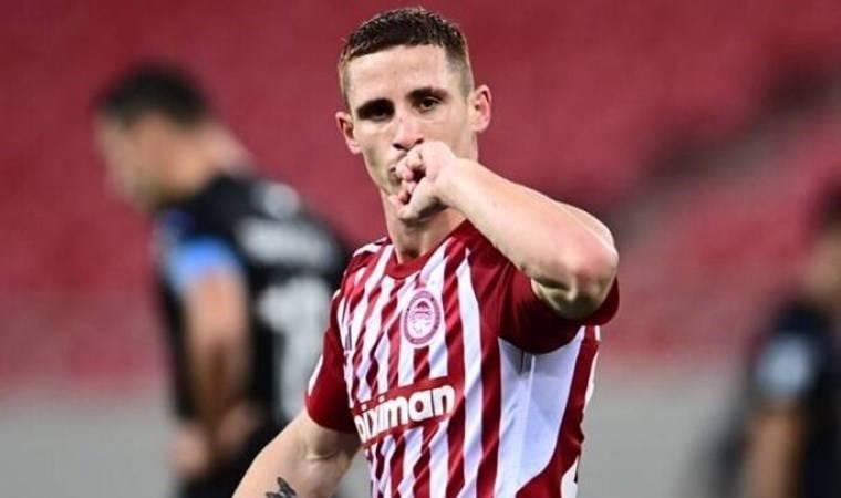 Olympiakos, rakibi PAOK'u sahadan sildi!