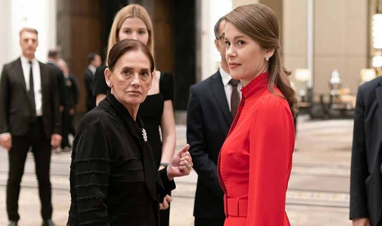 'Camdaki Kız' dizisinde beraberlerdi, Nur Sürer ve Burcu Biricik 8 Mart’ta podyuma çıkacak