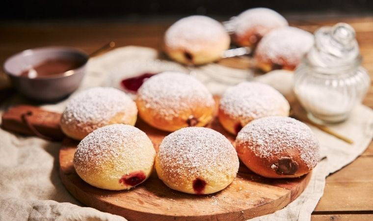 Almanya'nın en iyi sokak lezzeti:  İşte geleneksel Alman çöreği Berliner tarifi...