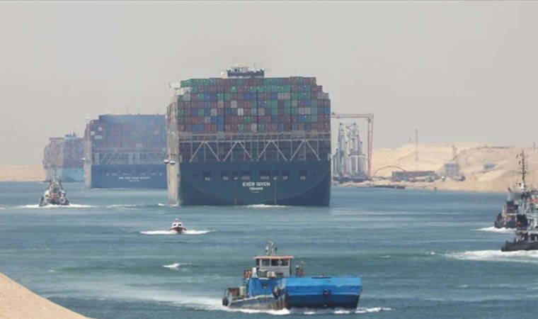 Mısır'ın Süveyş Kanalı geliri yüzde 40 ila 50 azaldı