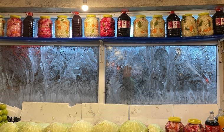 Sıcaklık eksi 20'ye kadar düştü... Camlar buz tuttu, kapı kilitleri dondu!