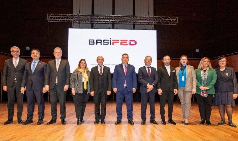 Tunç Soyer: Kadın erkek birlikte mücadele etmek zorundayız