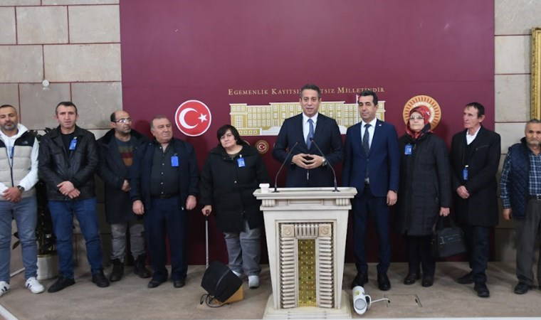 CHP'li Başarır depremzedelerle TBMM'de: 'Bir çivi bile çakılmadı'