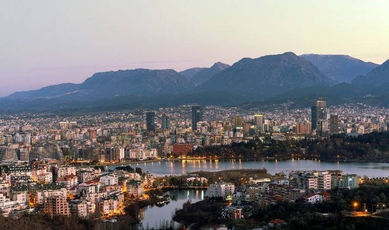 Tiran'da kültür ve doğa: House of Leaves'ten Grand Park'a unutulmaz bir gezi