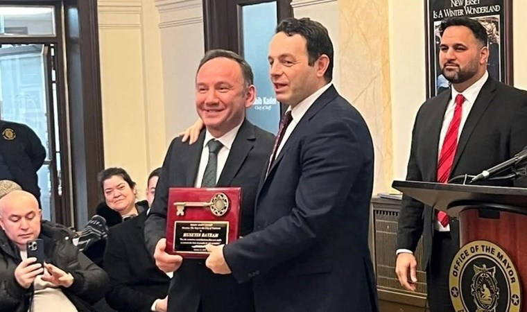 ABD'de ilk defa bir Türk vatandaşına Amerikan Kongresi tarafından ödül verildi