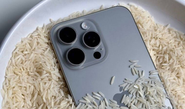 Apple bir kez daha uyardı! iPhone'ları pirince yatırmayın