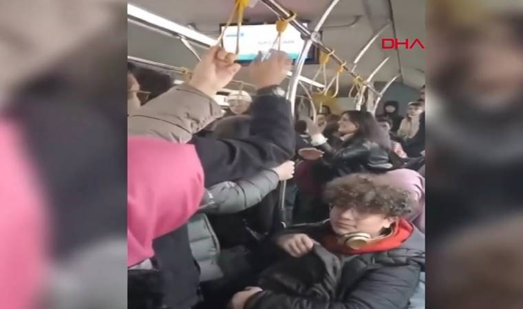Seyir halindeki otobüste kavga... Görüntüler ortaya çıktı!