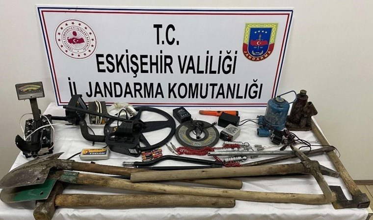 Kaçak kazı yapan şahıslar suçüstü yakalandı (20 Şubat 2024)