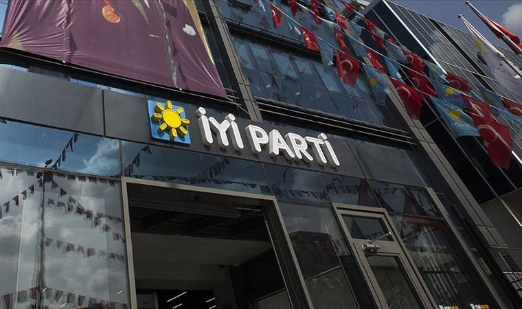 İYİ Parti Karaisalı İlçe Başkanı Kuşdemir partisinden istifa etti