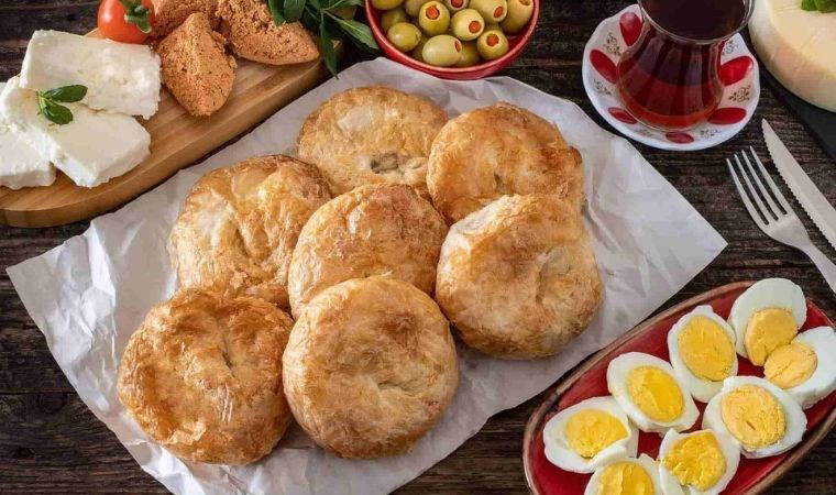 İzmir'in efsane lezzeti: İşte evde yapabileceğiniz leziz Boyoz tarifi...