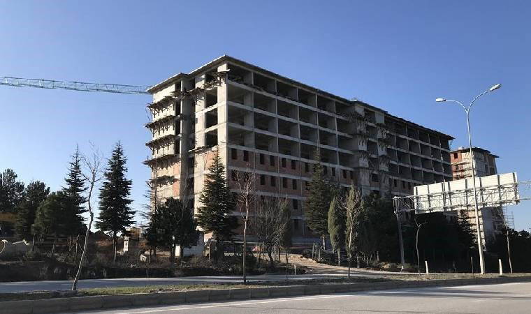 Bilecik'te iş cinayeti... Üzerine kalas düşen işçi feci şekilde can verdi!