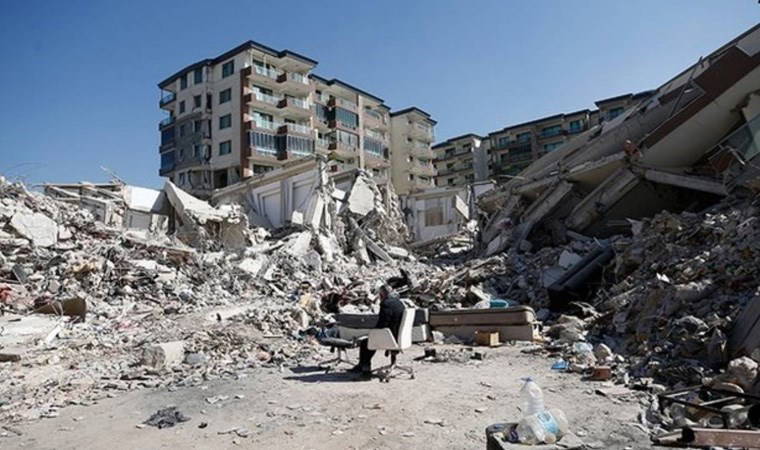 Hatay'da depremde 12 kişinin öldüğü binanın inşaat mühendisi tutuklandı