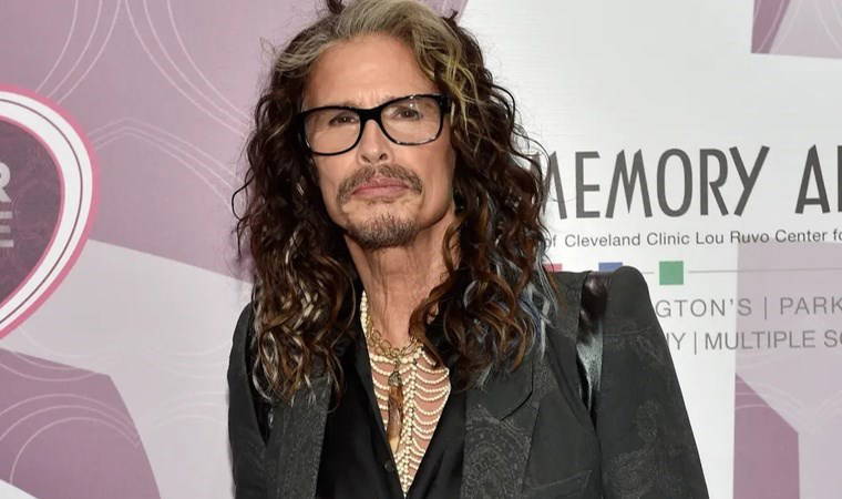 Cinsel tacizle suçlanıyordu: Rock yıldızına açılan dava reddedildi