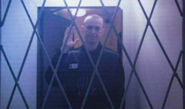 Rus muhalif lider Aleksey Navalni'nin cesedinin annesine teslim edildiği bildirildi