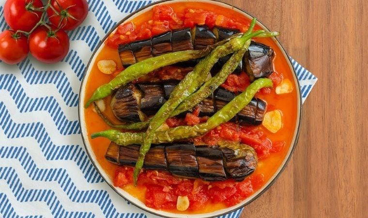 20 dakikada mutfakta harikalar yaratın: İşte Bergama mutfağından Patlıcan Çığırtma tarifi...