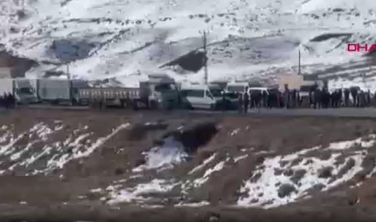 Çığın kapattığı Van-Hakkari yolu trafiğe kapatıldı