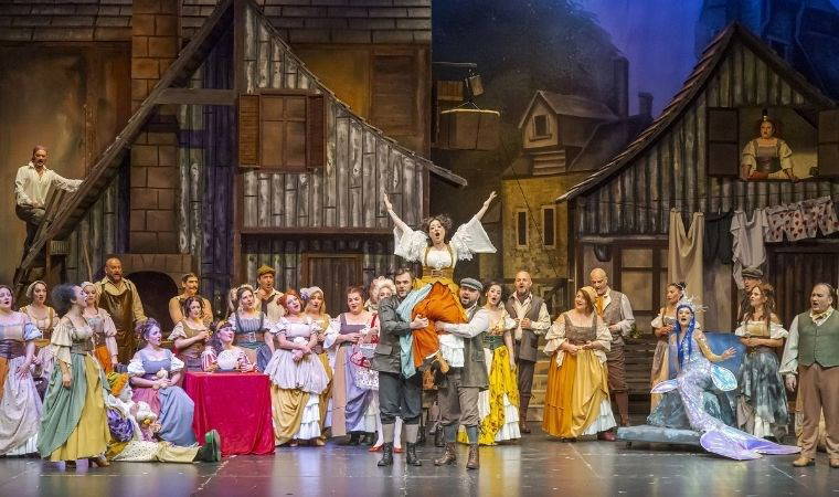 Sanat dolu bir akşam: Antalya Devlet Opera ve Balesi'nden 'Aşk İksiri' operası...