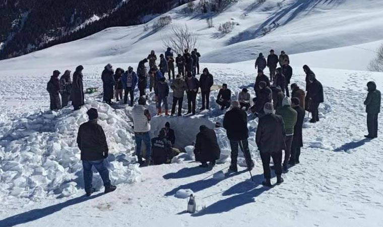 Bu köyde cenaze definleri kışın çileye dönüşüyor!
