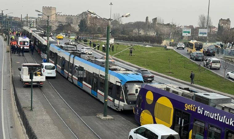 Topkapı'da tramvayın çarptığı kişi hayatını kaybetti!