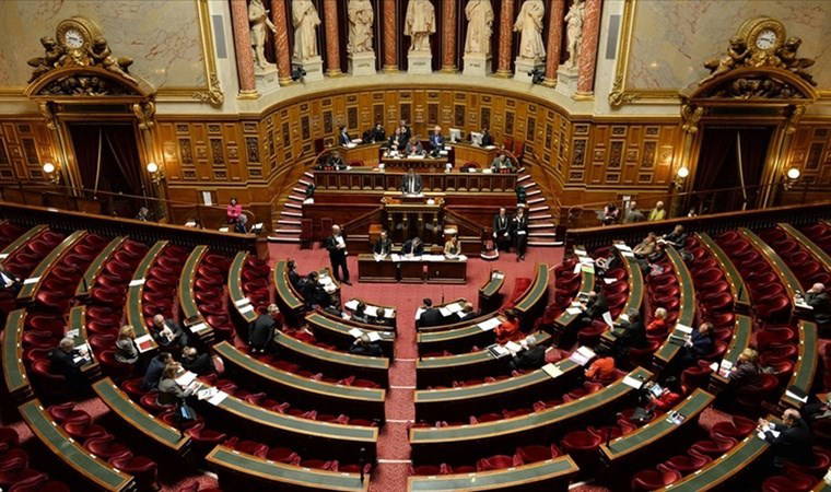 Fransa'da kürtaj anayasal güvence altına alındı: Tasarı kabul edildi