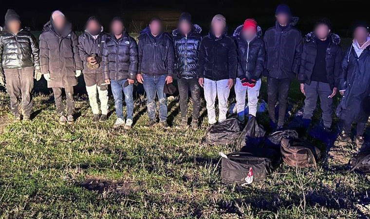 Edirne'de 215 kaçak göçmen ile 5 organizatör şüphelisi yakalandı
