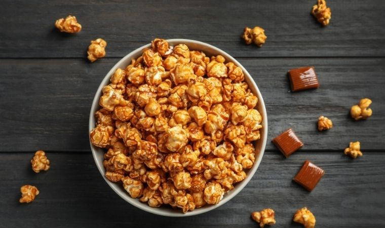 Ev Yapımı Lezzet: Karamelli Patlamış Mısır Tarifi