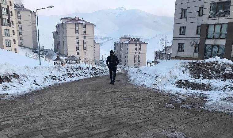 Çevre illerde de hissedildi... Hakkâri'de korkutan deprem!