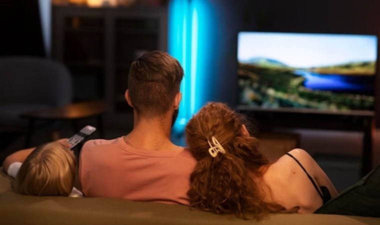 TV yayın akışı 3 Şubat Cumartesi! Hangi kanalda ne var, günün filmleri ve dizileri neler?
