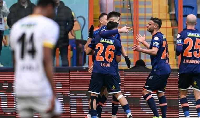 Piatek, Başakşehir'i galibiyete taşıdı!