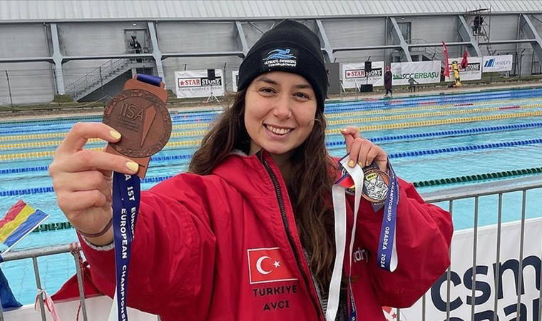 Bengisu Avcı'dan Avrupa Buz Yüzme Şampiyonası'nda bir ilk!