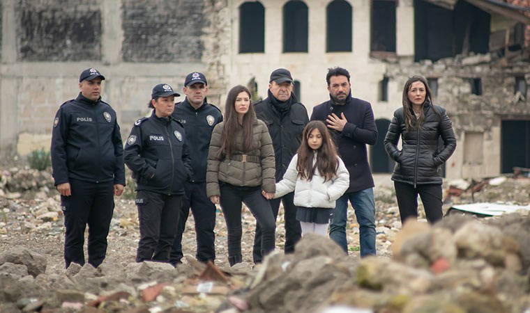 Arka Sokaklar oyuncuları deprem bölgesinde: 'Hatay hepimizin şahsi meselesi olsun'