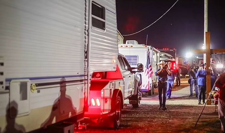 Teksas krizine kamyoncular da katıldı: Vali destek verdi