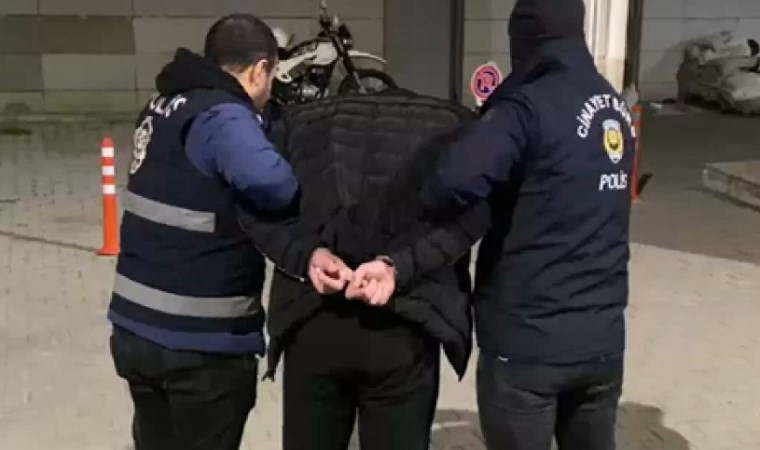 12 yıl hapisle aranan firari saklandığı evde yakalandı