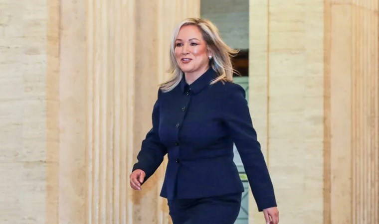 Kuzey İrlanda'da bir ilk: Sinn Fein lideri başbakan oldu