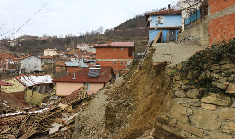 Tokat'ta 'heyelan' önlemi: 39 ev boşaltıldı, 4'ü yıkıldı
