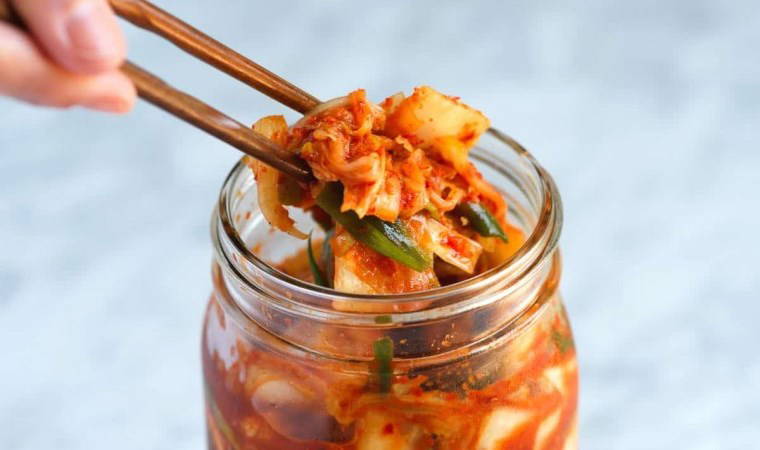 Tükettikçe kilo verdiren o turşu: İşte Asya'dan bir lezzet Kimchi tarifi...