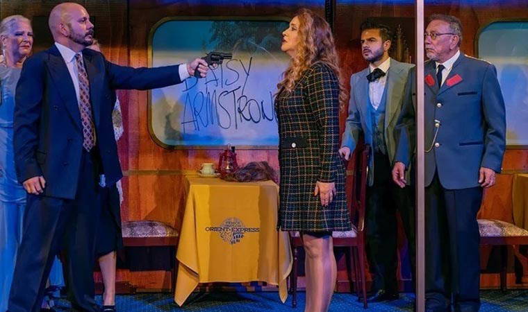 'Doğu Ekspresinde Cinayet' oyunu, Antalya'da tiyatro severlerle buluşacak