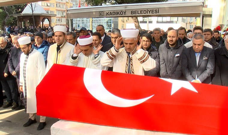 Kılavuz Kaptan Oğuz Kök, Kadıköy'de son yolculuğuna uğurlandı