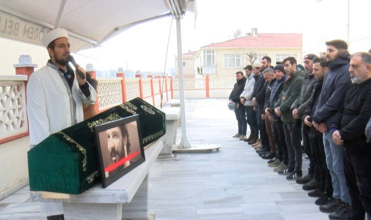 Güngören'de dövülerek öldürülen müzisyen Emre Aytekin son yolculuğuna uğurlandı