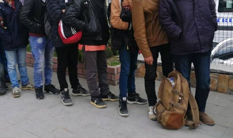 Çanakkale'de onlarca düzensiz göçmen yakalandı... 1 gözaltı!