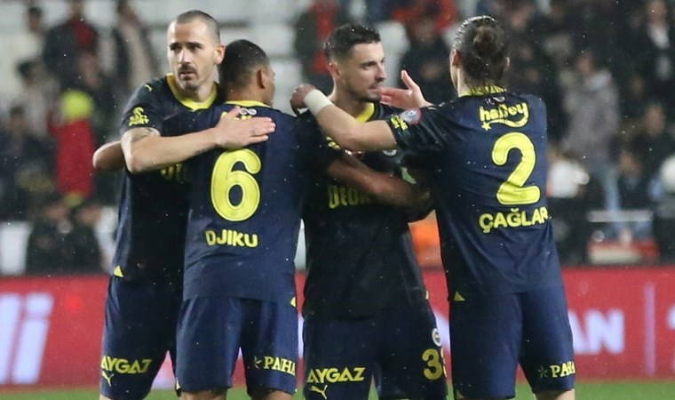 3 değişiklik yapıldı: Fenerbahçe, UEFA kadrosunu güncelledi