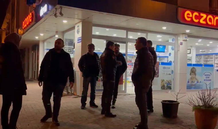 ‘Yeşil reçeteli ilaç’ almak için eczacıyı tehdit edip, polislere saldırdı