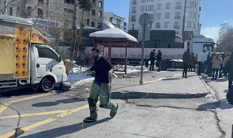 Minibüs durağında şüpheli çanta paniği!